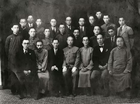 部分教授合影，前排右三为梅贻琦。图片来源：清华大学校史馆网站