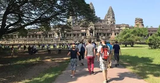 ▲中国游客推动了柬埔寨旅游业的迅速发展。（CNBC网站）
