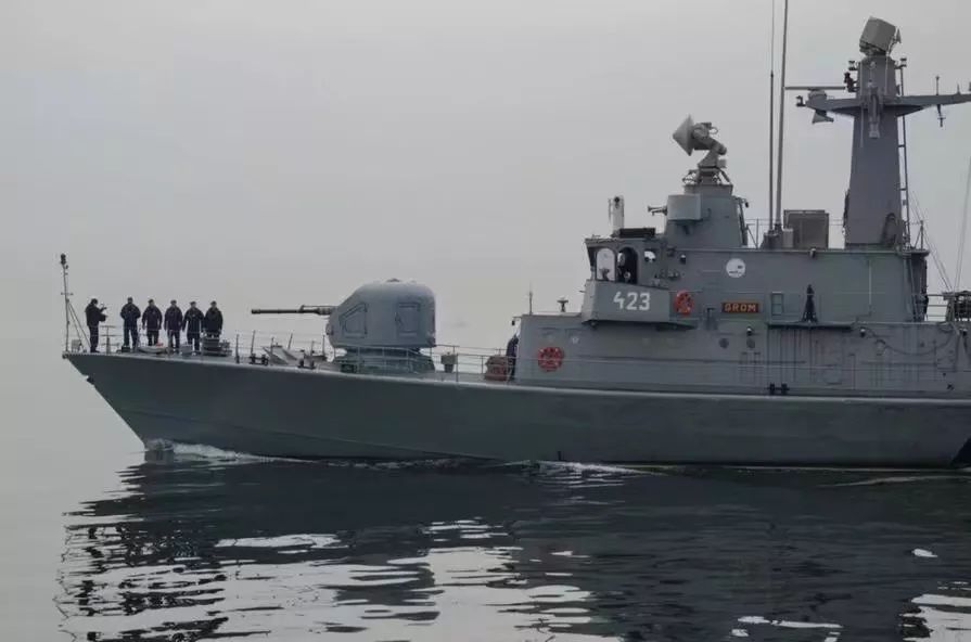 波兰海军开赴波罗的海演习