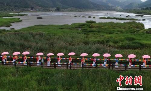 66对有情人“情定泸沽湖”_体验独特摩梭婚俗 66对有情人“情定泸沽湖”_体验独特摩梭婚俗