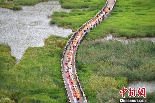 66对有情人“情定泸沽湖”_体验独特摩梭婚俗 66对有情人“情定泸沽湖”_体验独特摩梭婚俗