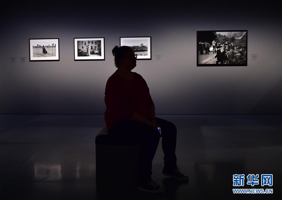 （国际）（4）德国杜塞尔多夫举行女战地摄影师作品展