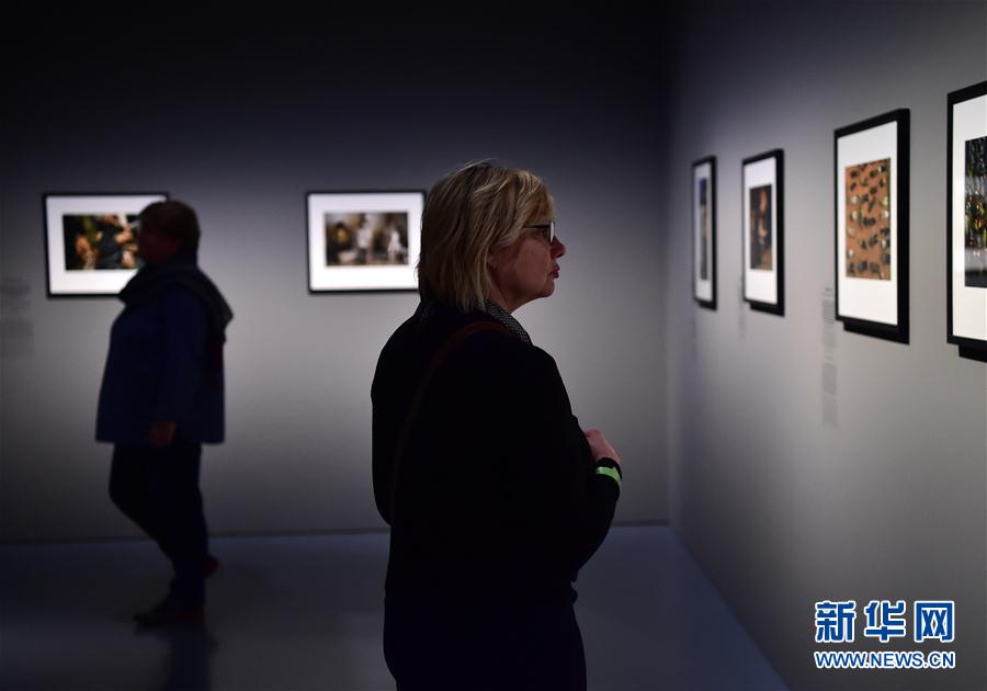 （国际）（5）德国杜塞尔多夫举行女战地摄影师作品展