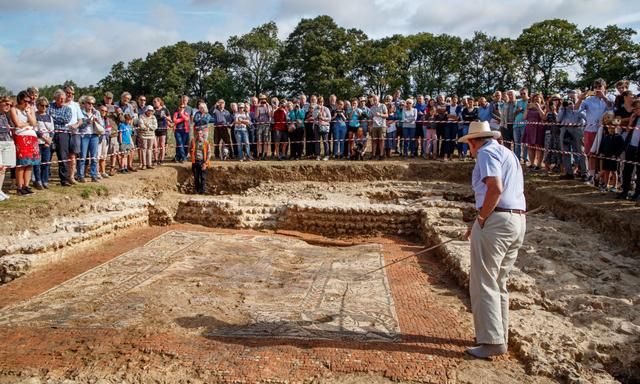 英国出土1600年前马赛克壁画，石块上竟刻了5个简体汉字