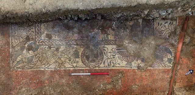 英国出土1600年前马赛克壁画，石块上竟刻了5个简体汉字